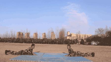 动图强势,兵哥哥动图