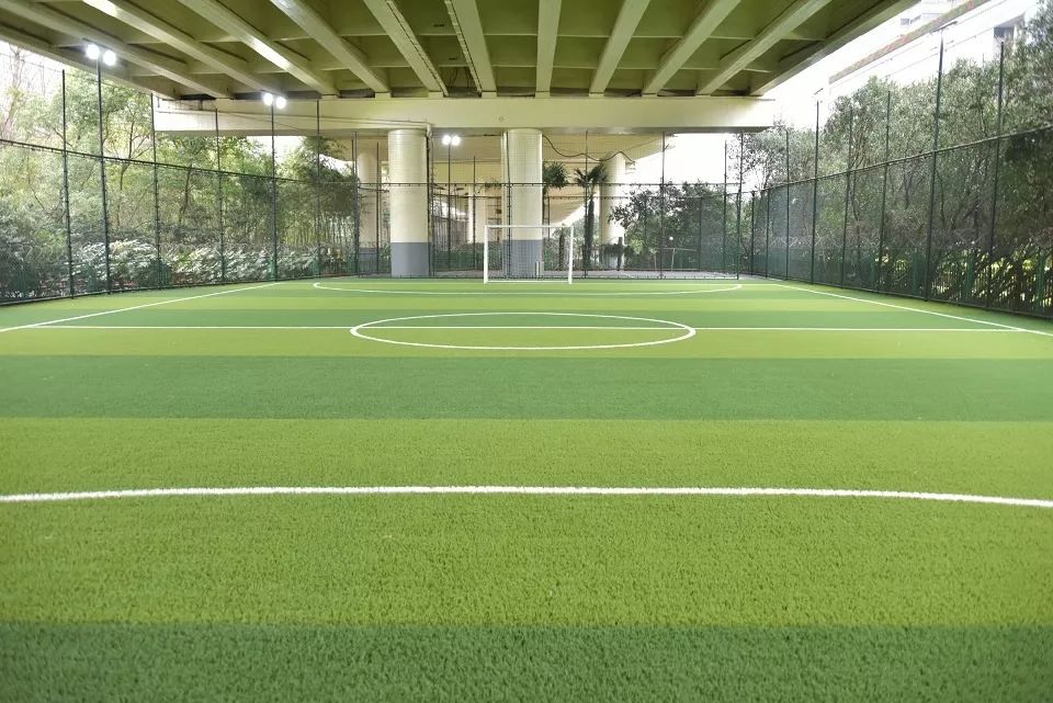 新虹桥中心花园视频,新虹桥中心花园社区公共运动场