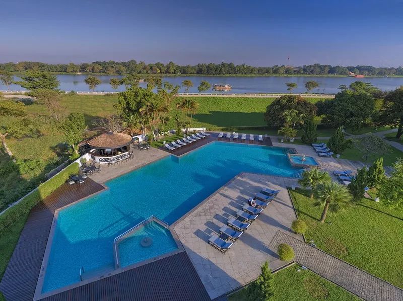 直飞3.5h抵达这座低物价高颜值海岛，入住亚洲最美洲际+安缦之父最新力作！