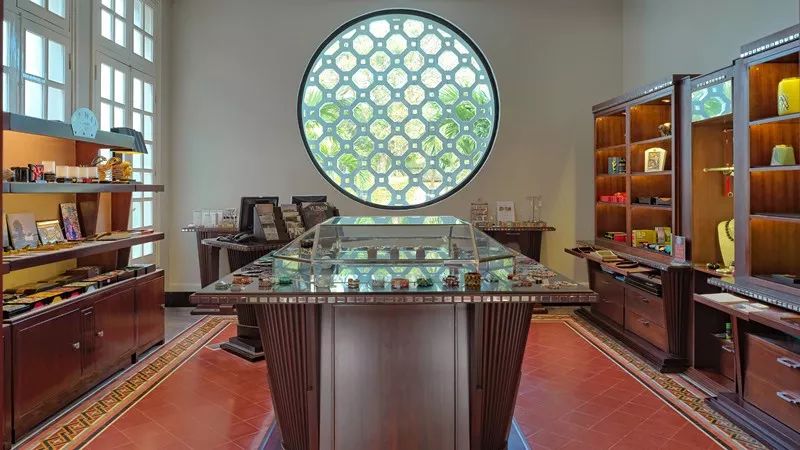 直飞3.5h抵达这座低物价高颜值海岛，入住亚洲最美洲际+安缦之父最新力作！