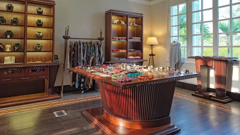 直飞3.5h抵达这座低物价高颜值海岛，入住亚洲最美洲际+安缦之父最新力作！