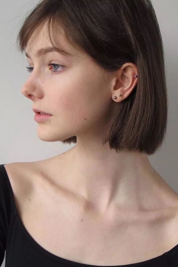 锁骨深浅不一样怎么办,锁骨变得不明显了是什么原因