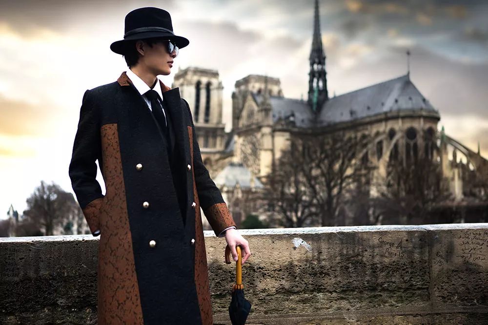 力压周杰伦、引领非主流、霸屏QQ空间…陪你长大的他，怎么混得这么惨？