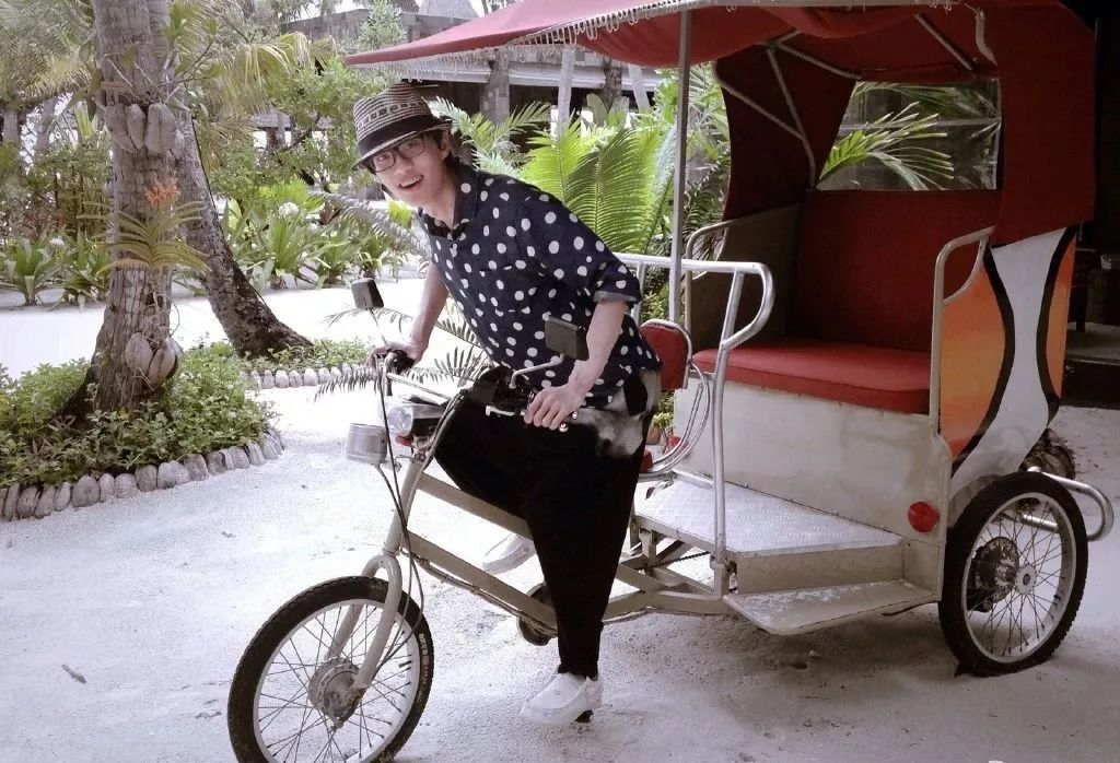 力压周杰伦、引领非主流、霸屏QQ空间…陪你长大的他，怎么混得这么惨？