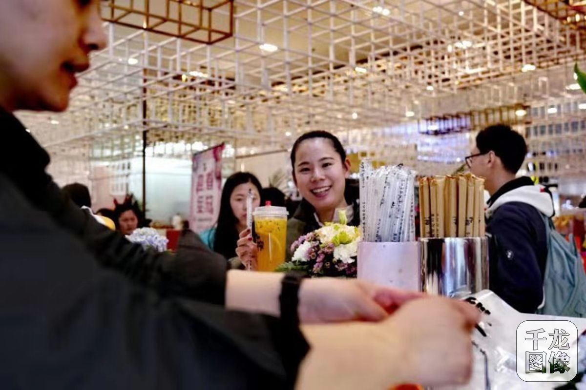 网红食茶“丸榨”入驻北京“来探”