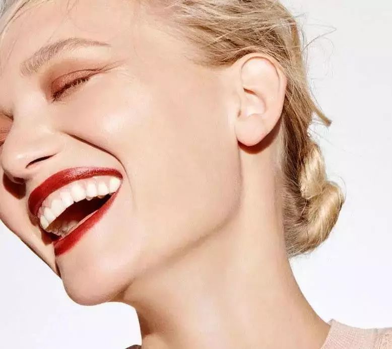 5个祛斑小妙招淡化晒斑雀斑痘印,痘印晒斑和疤痕用什么产品比较好