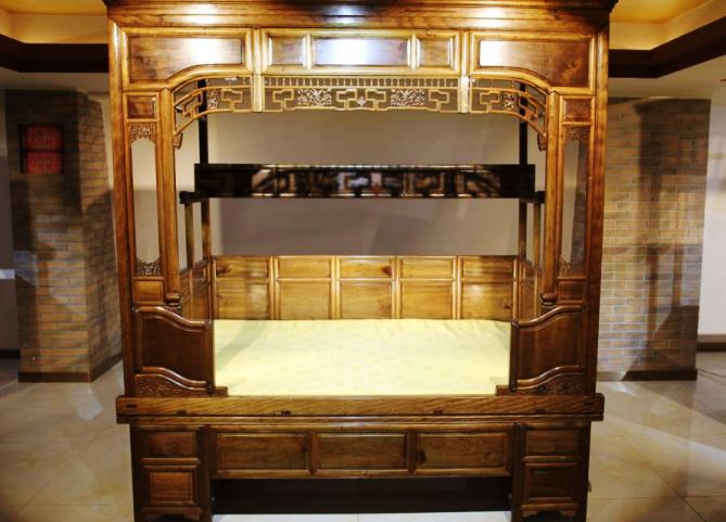 带孩子云游国内外10大顶级博物馆,青岩古镇金丝楠木博物馆