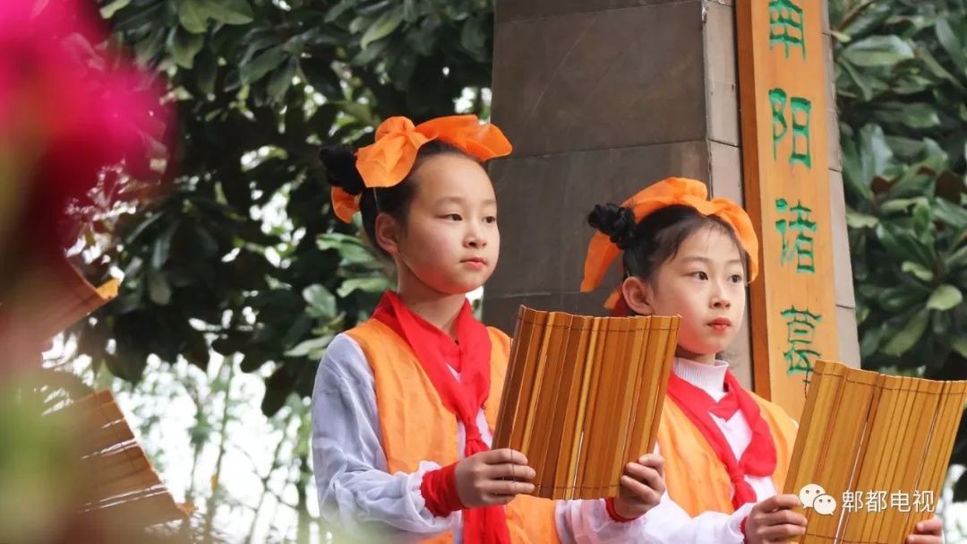 礼赞伟大祖国快闪视频,致敬祖国快闪的视频