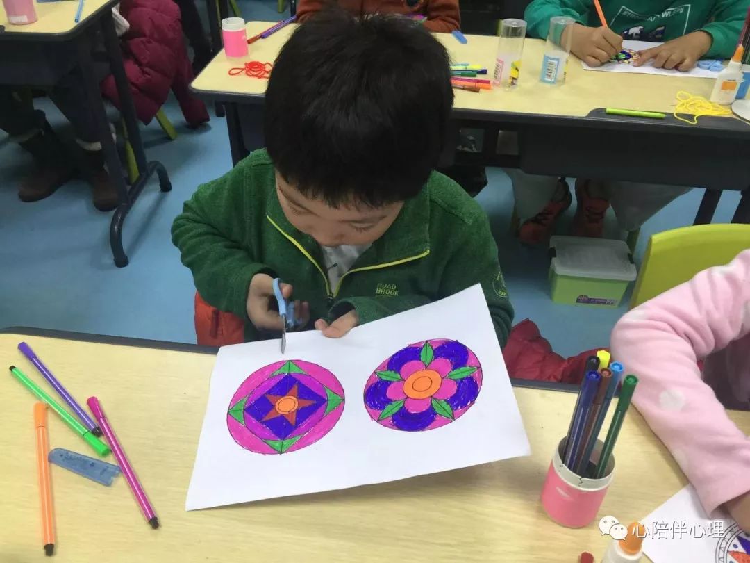 曼陀罗绘画疗愈,艺术疗愈曼陀罗图画简单版