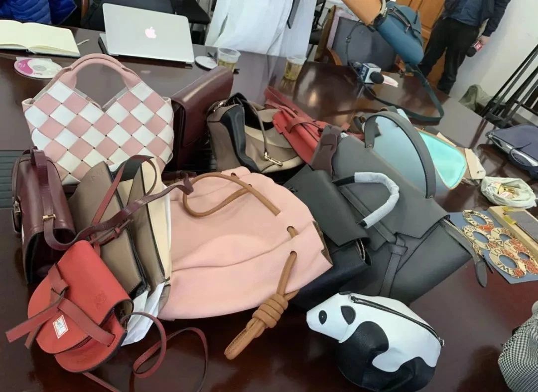 鏇濆厜鍥藉唴鑹績鍥借揣,鏇濆厜榛戝績浠ｈ喘