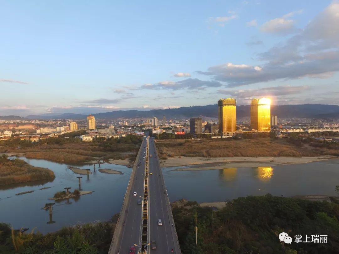 瑞丽口岸泼水节,泼水节瑞丽