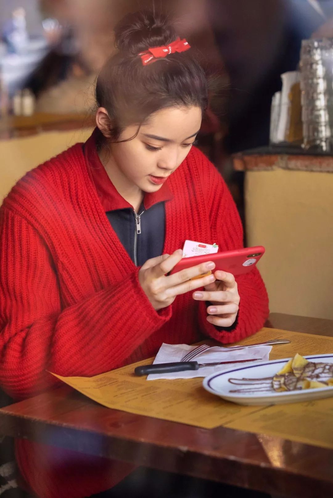 高街里捞夯货要选对KOL，比如宋祖儿孟美岐和张嘉倪她们……