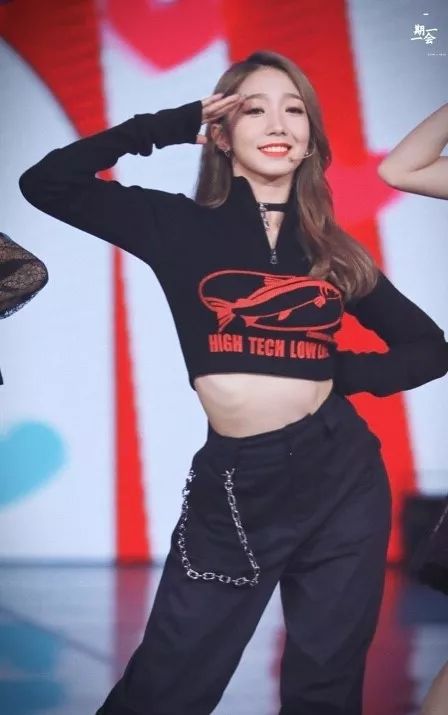 高街里捞夯货要选对KOL，比如宋祖儿孟美岐和张嘉倪她们……