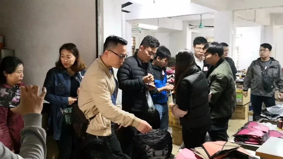 鏇濆厜鍥藉唴鑹績鍥借揣,鏇濆厜榛戝績浠ｈ喘