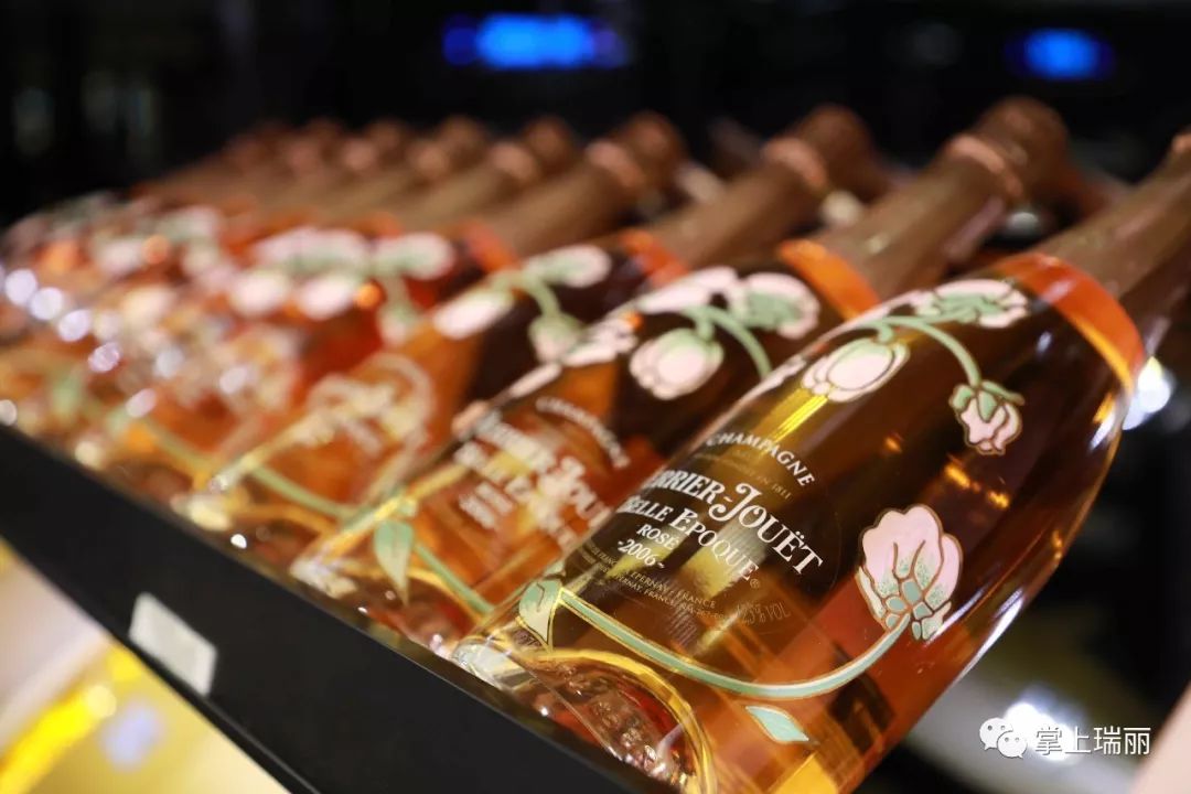 瑞丽口岸泼水节,泼水节瑞丽