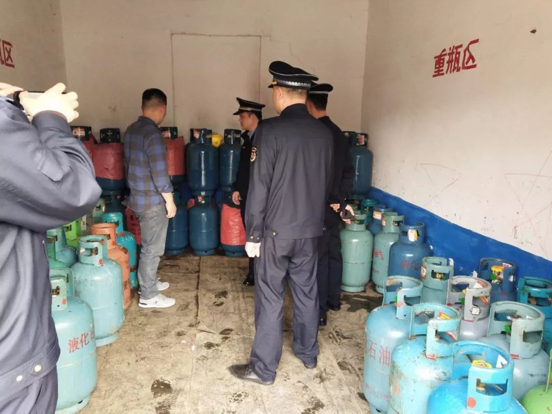 12000元！保卫“雨花蓝”，他们开出第一张“燃气助力”执法罚单