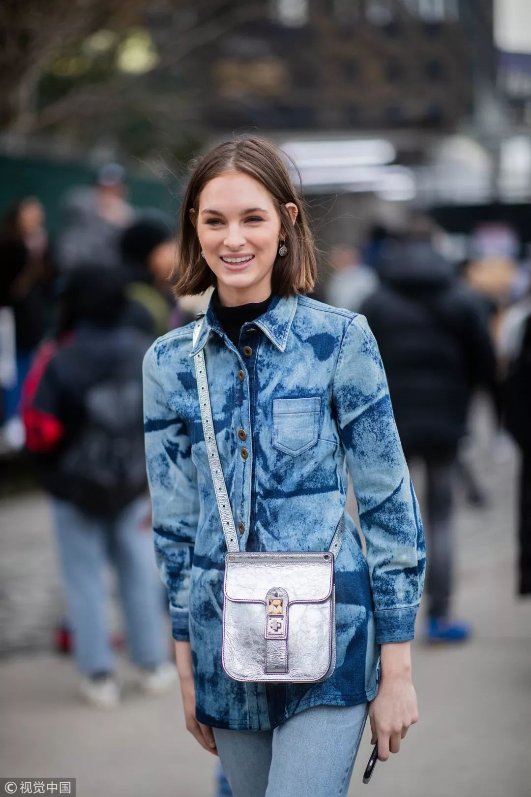 惊喜很多的衣服,今年最流行大版牛仔外套