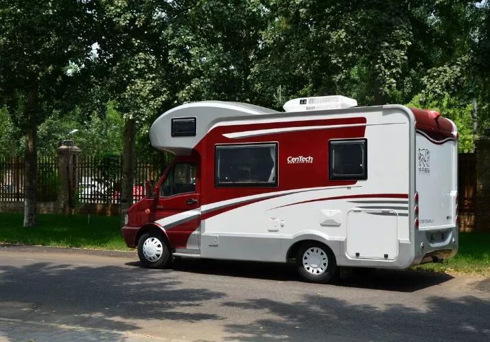 广大附中（河源）巴伐利亚实验学校、国际足球基地、大湾区房车营地、粤北“千村”集市等五大项目建设、合作签约活动