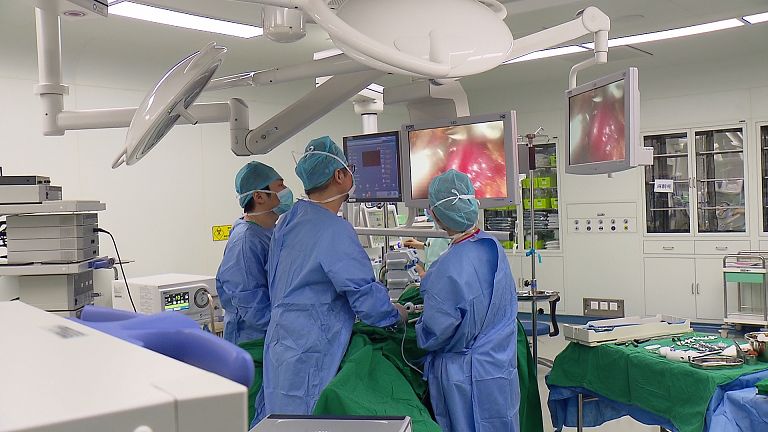 医生上千台手术,全天加班十几台手术