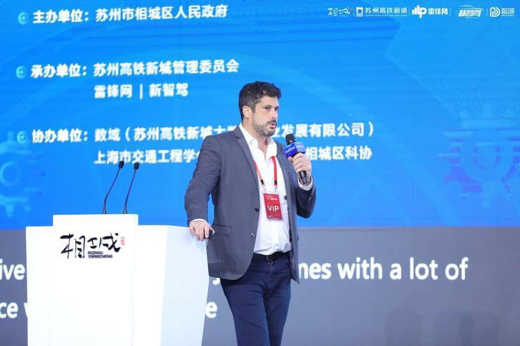 深航App劫持微信；AppleNews上线首日遭遇各种崩溃；华为P30“望远镜手机”正式发布|雷锋早报