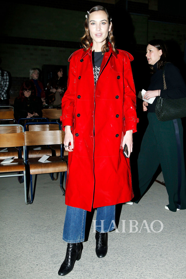 风衣正确穿搭,一件风衣怎么搭出3种不同风格