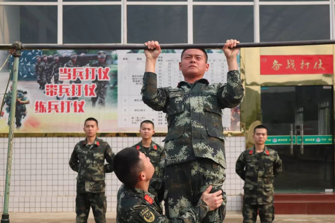 在部队当班长该怎么做,在部队当班长会很累嘛