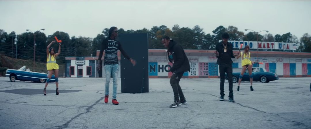 权志龙在成龙演唱会上的视频,成龙和权志龙谁名气最大