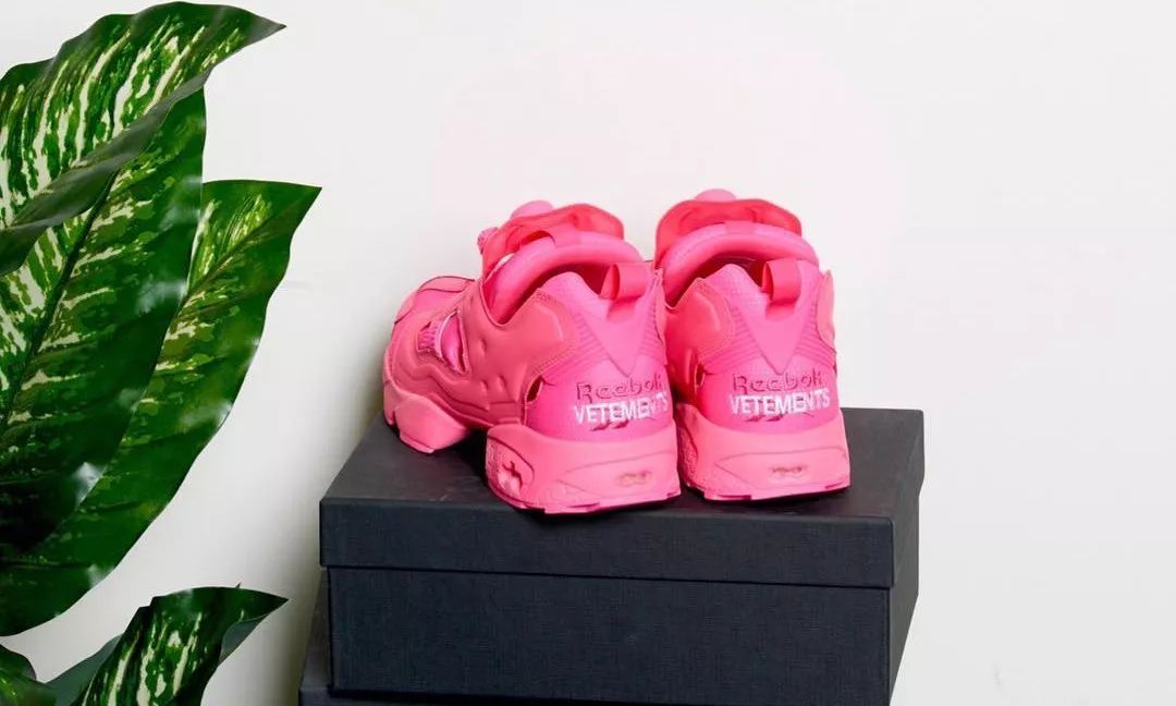 权志龙在成龙演唱会上的视频,成龙和权志龙谁名气最大