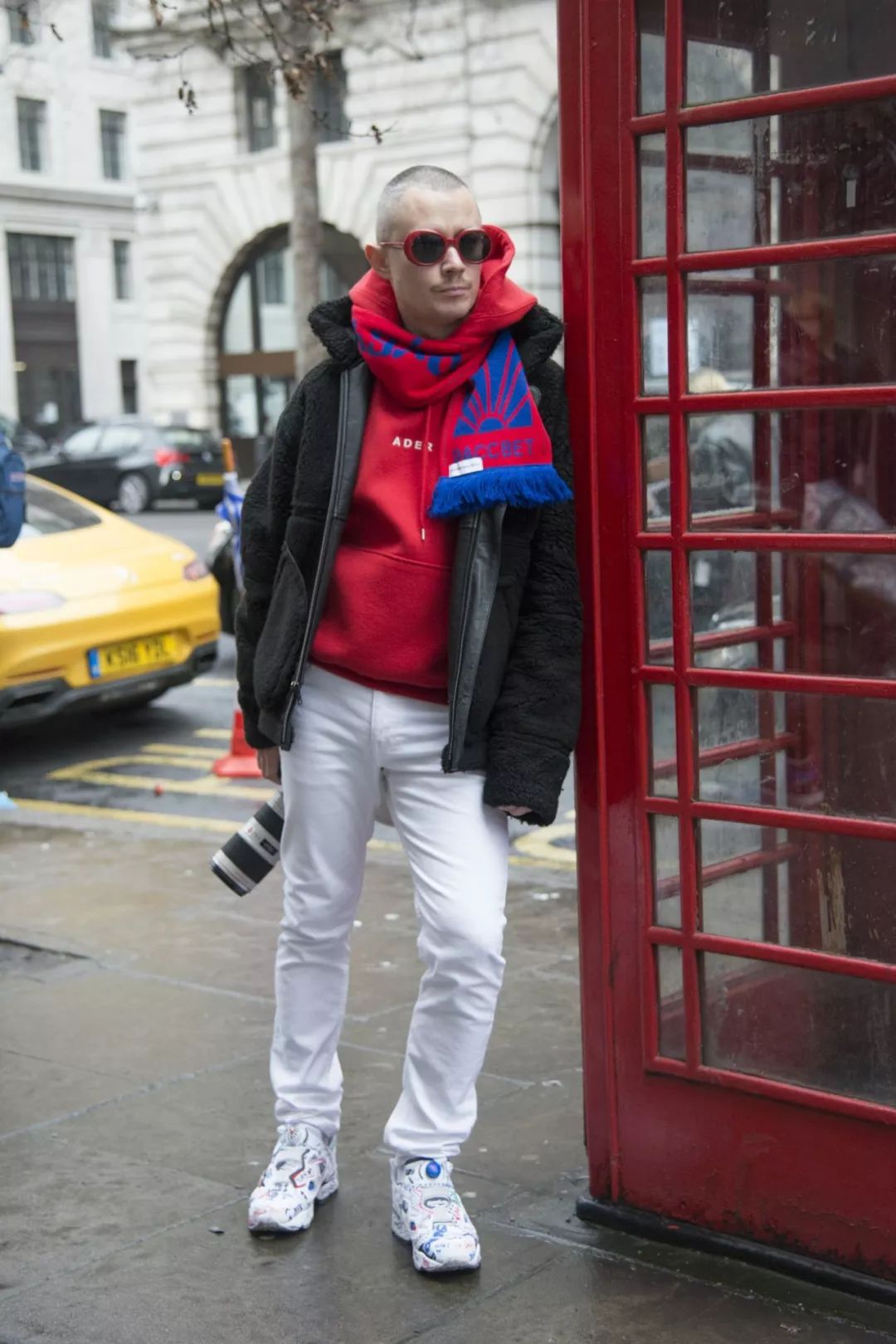 权志龙在成龙演唱会上的视频,成龙和权志龙谁名气最大