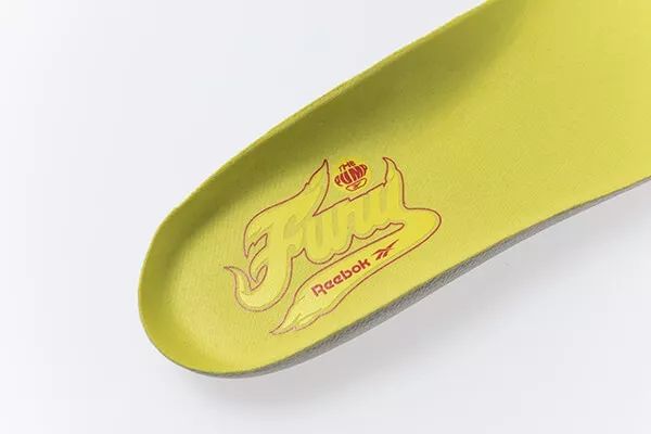 权志龙在成龙演唱会上的视频,成龙和权志龙谁名气最大