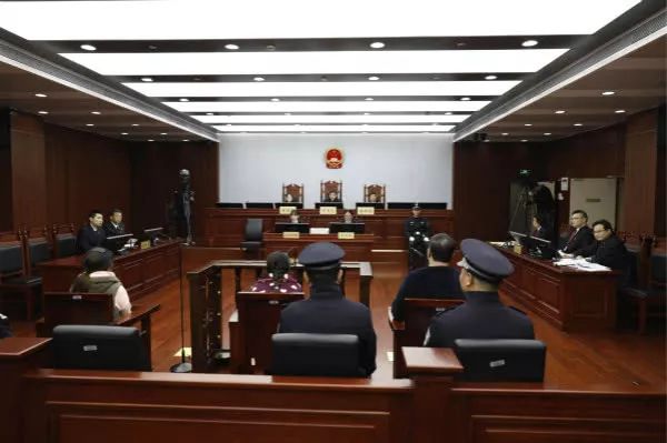 性侵女员工被刑拘,经理猥亵女子获刑