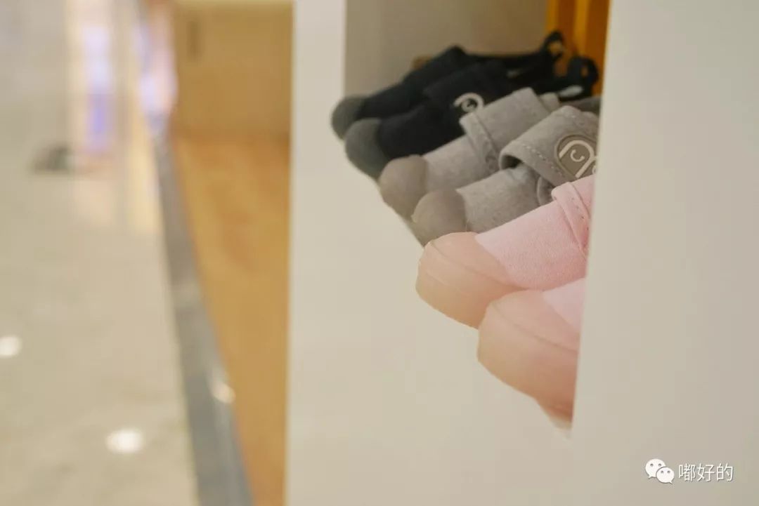 轻便、舒适、一脚蹬，娃穿上就不想脱下来