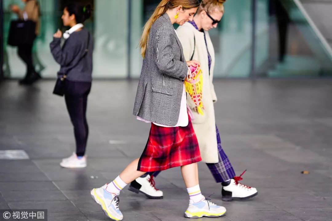 运动鞋鞋帮高度怎么选,穿运动鞋腿不好看