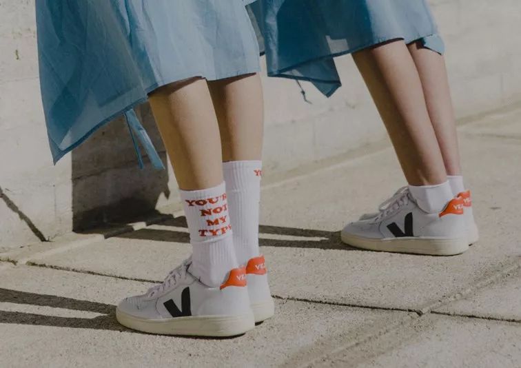 运动鞋鞋帮高度怎么选,穿运动鞋腿不好看