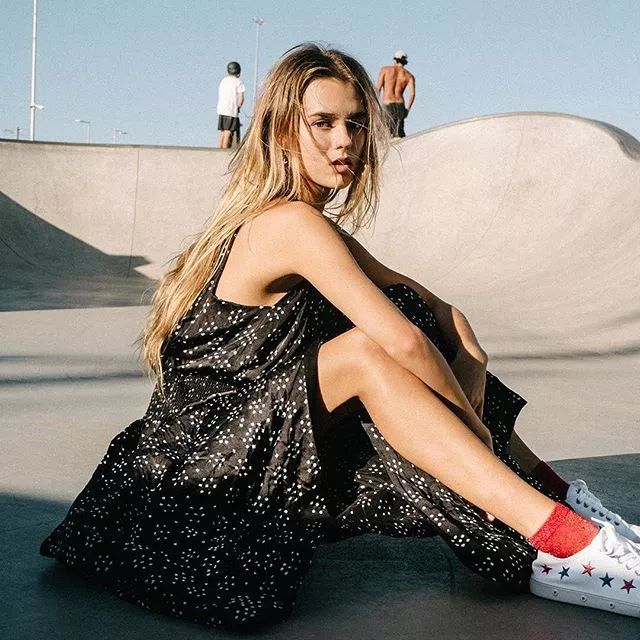 运动鞋鞋帮高度怎么选,穿运动鞋腿不好看