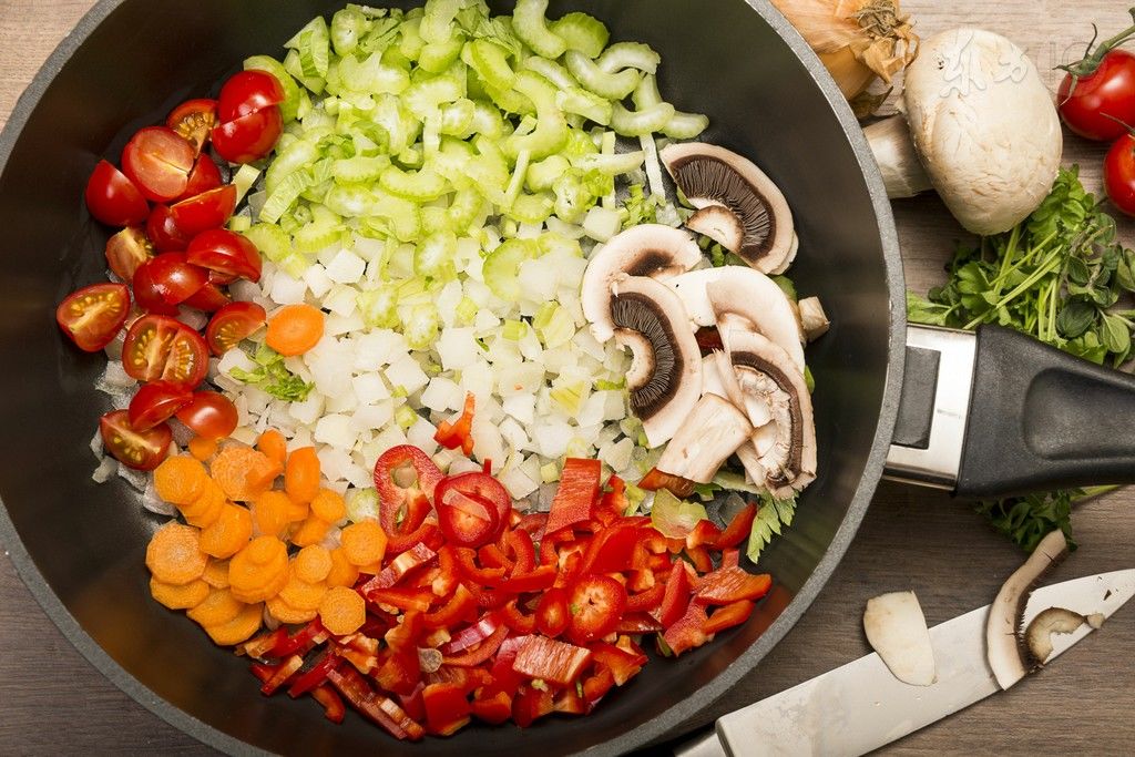 突然开始脱发而且还很困,经常犯困脱发是怎么回事