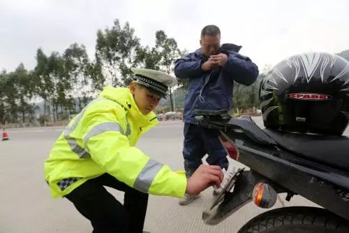 电动车新国标挂成黄色牌子怎么办,旧电动车符合新国标的能上绿牌吗