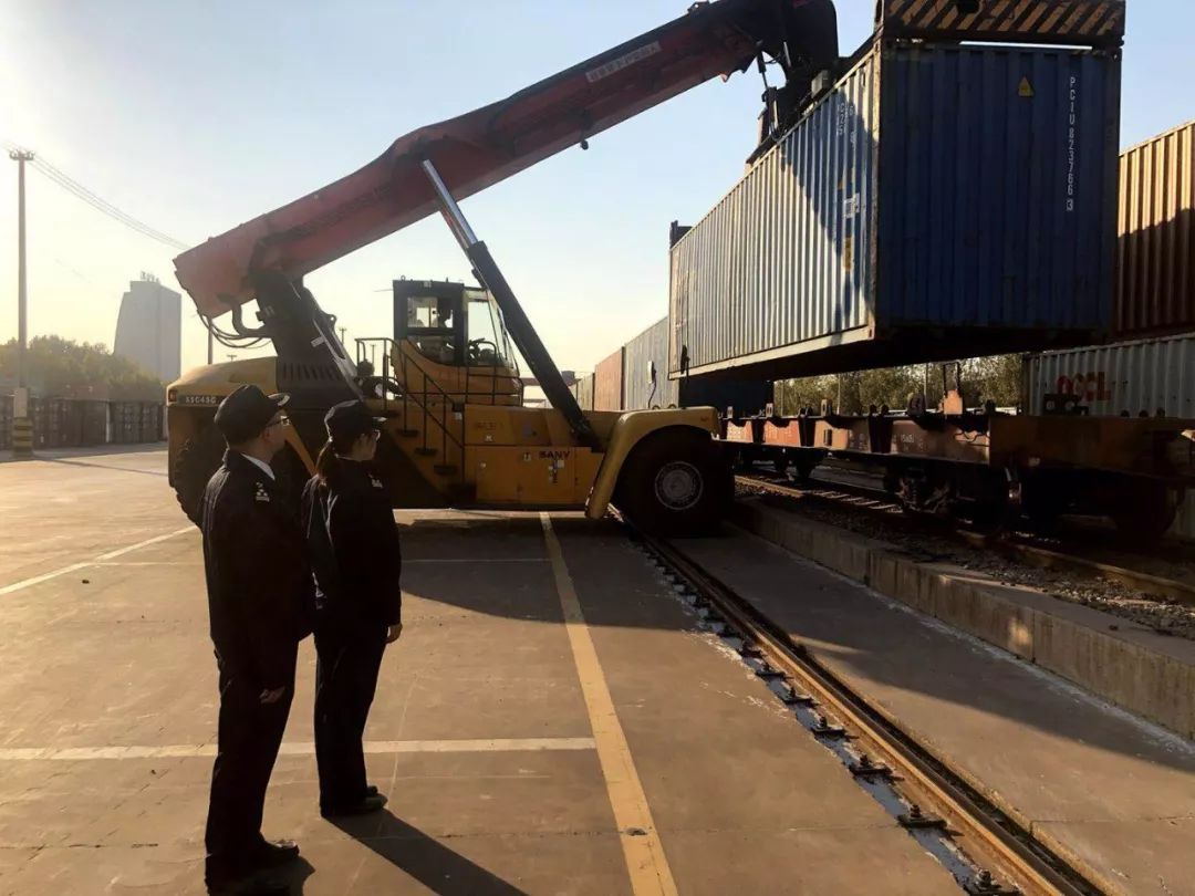 海关查获20亿假鞋,厦门海关查获鞋