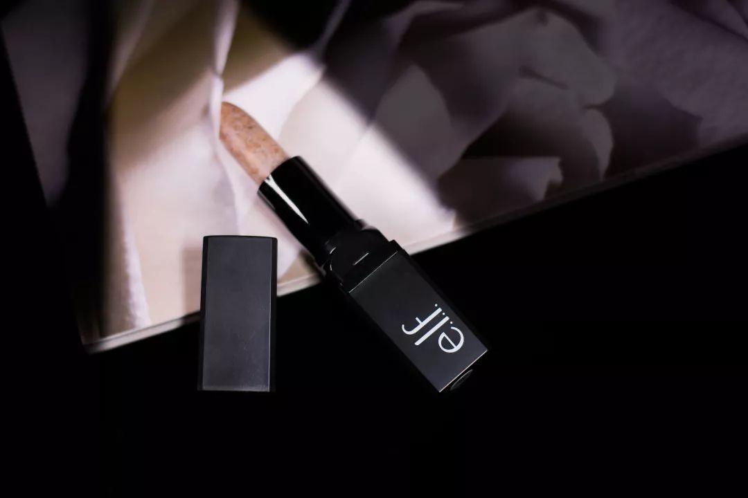 软化死皮淡化唇纹唇膜,唇霜去死皮淡化唇色