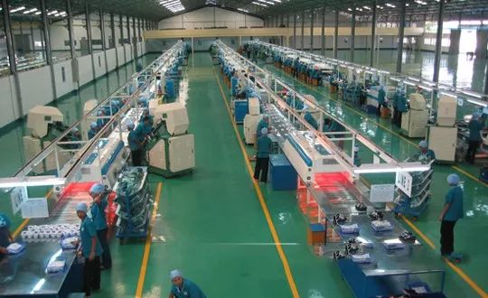 他靠50000块钱起家,他靠3万元发家坐拥4000家公司