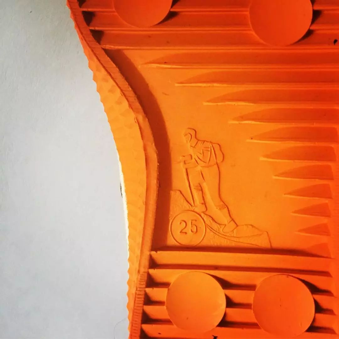 匡威川久保玲联名鞋哪款好看,川久保玲匡威联名小白鞋搭配