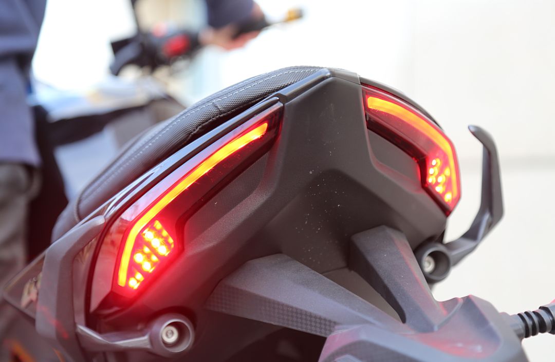 光阳krider400台湾车评,光阳krider400改装外观