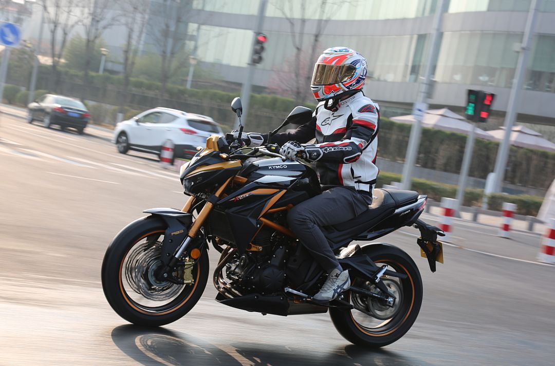 光阳krider400台湾车评,光阳krider400改装外观