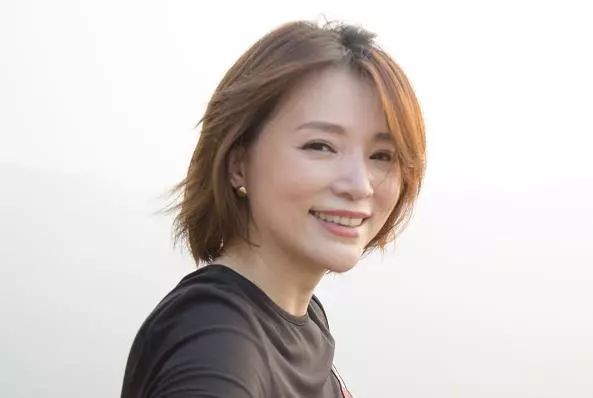 45岁董卿登长城,45岁董卿近况揭秘