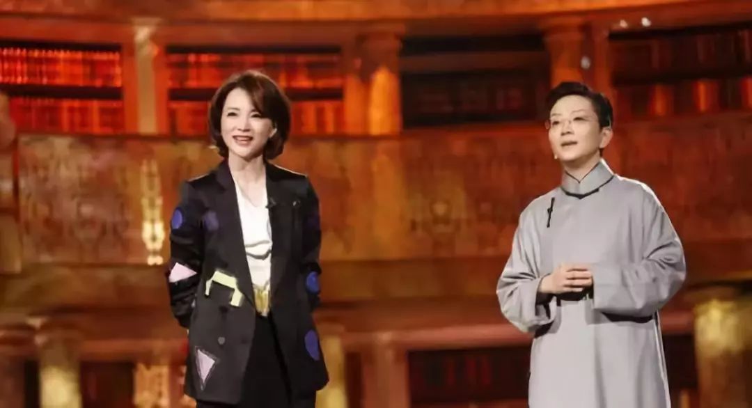 45岁董卿登长城,45岁董卿近况揭秘