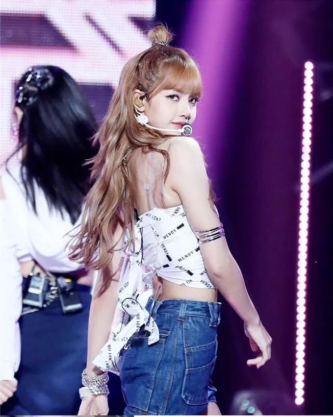 blackpink第二套衣服,blackpink一键变装原视频