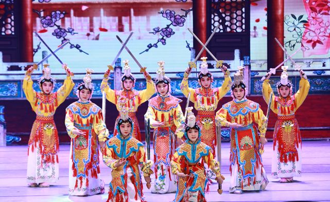 一场总结汇报会，为何这些学生们成了“焦点”？