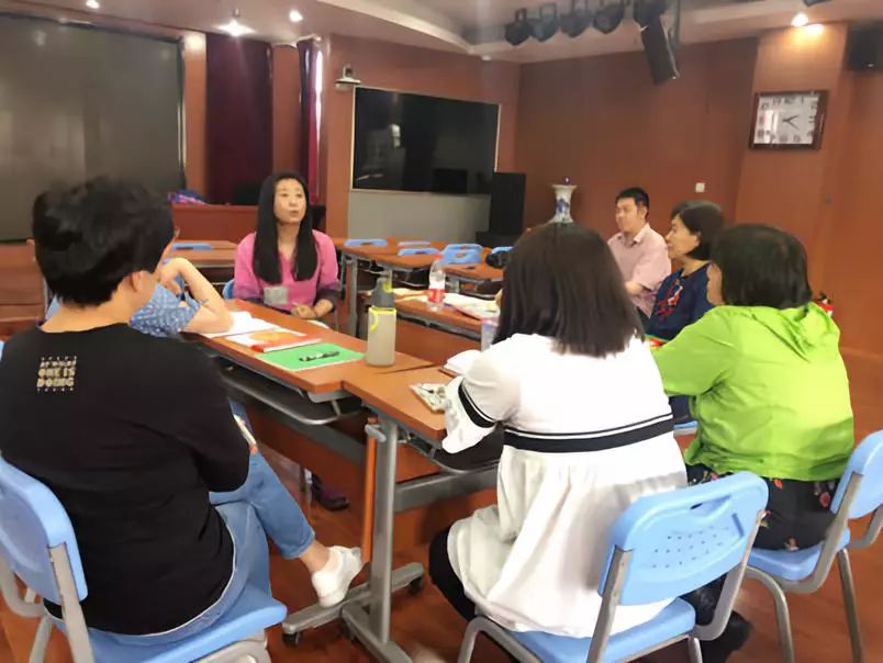 一场总结汇报会，为何这些学生们成了“焦点”？