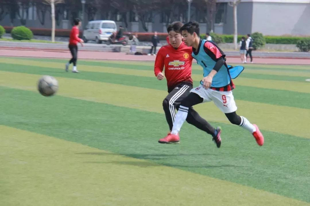 我们只是一群热爱足球的少年,我们这十年足球少年