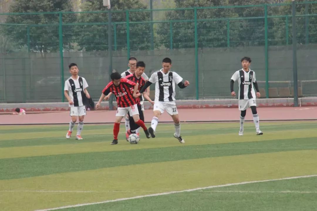 我们只是一群热爱足球的少年,我们这十年足球少年